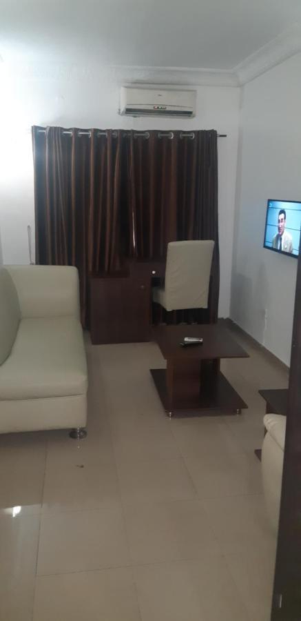 Presken Hotel @Villa Ikeja Esterno foto