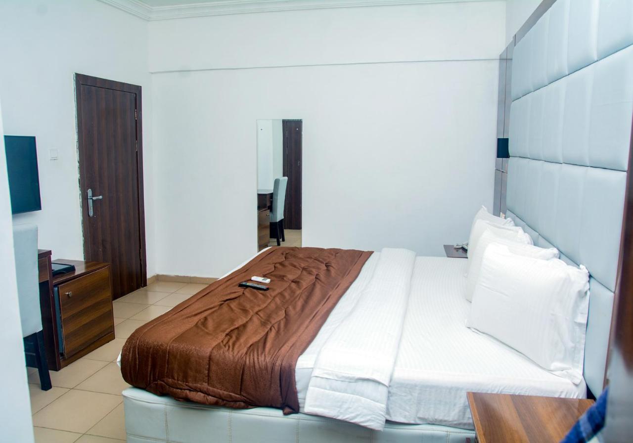 Presken Hotel @Villa Ikeja Esterno foto