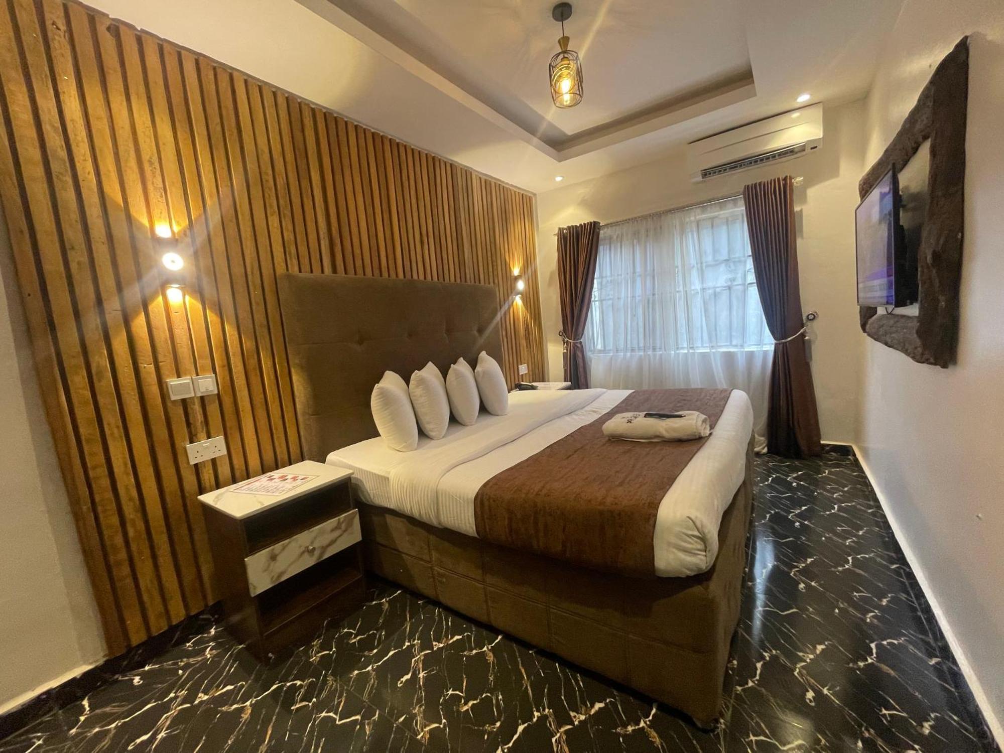 Presken Hotel @Villa Ikeja Esterno foto
