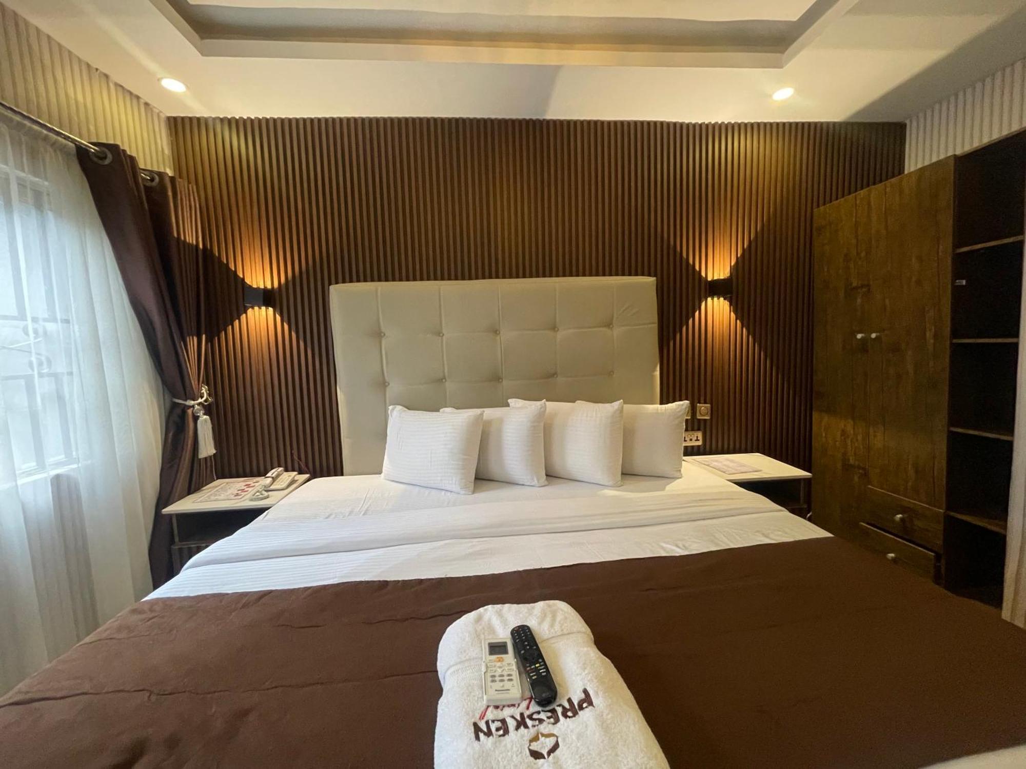 Presken Hotel @Villa Ikeja Esterno foto