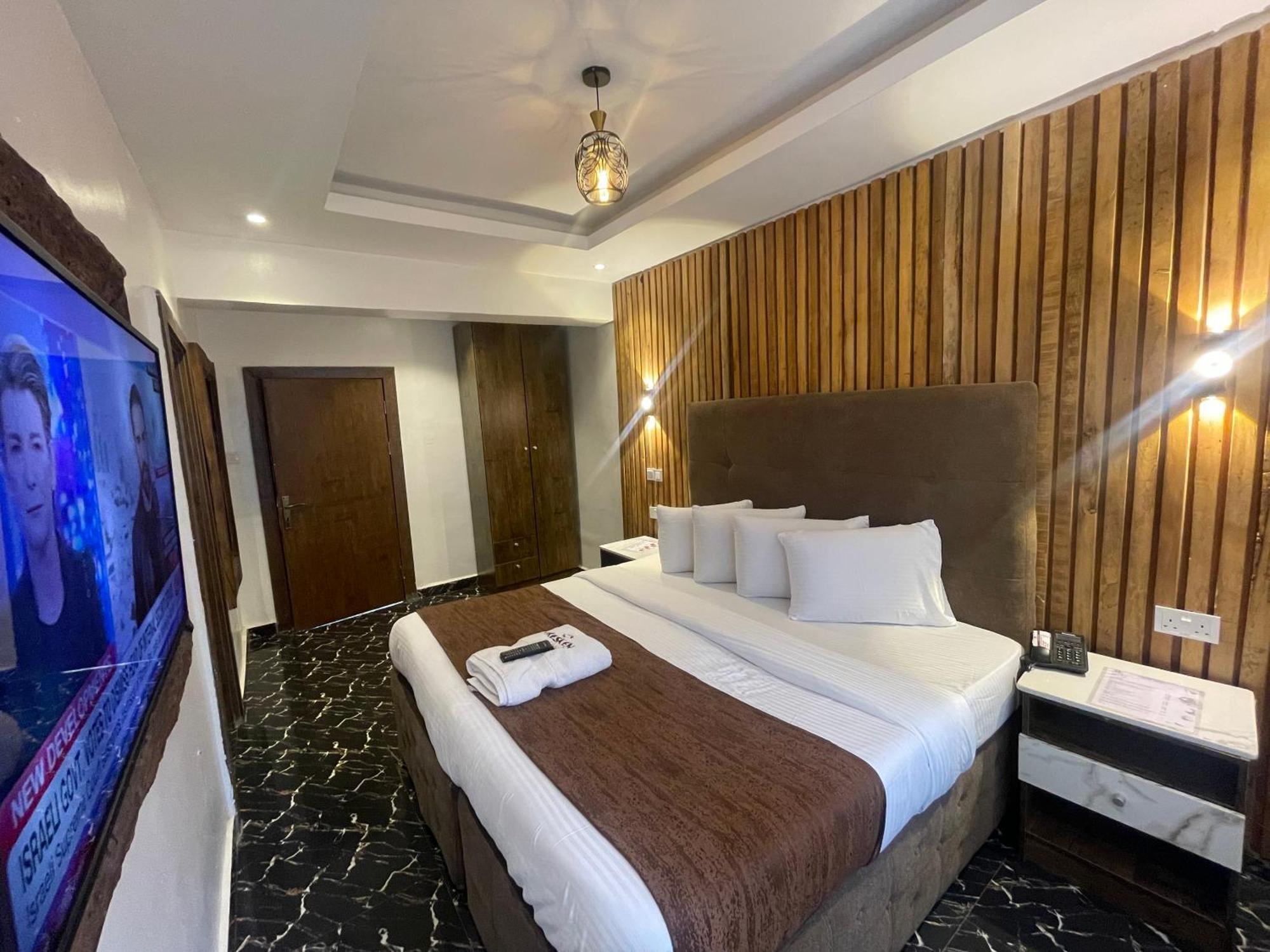 Presken Hotel @Villa Ikeja Esterno foto